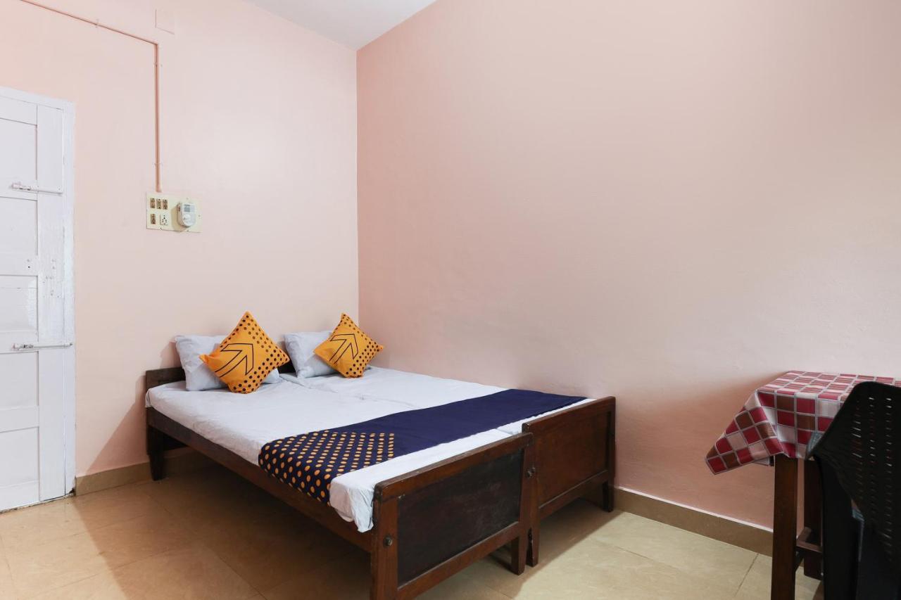 Spot On 68111 Jeena Motels Kollam Quarto foto